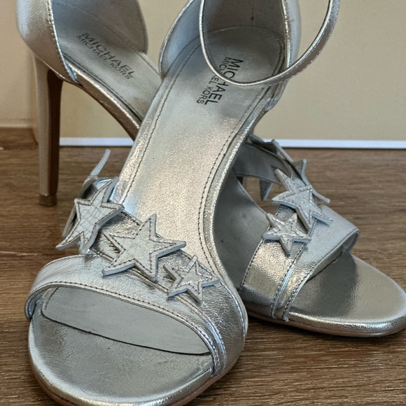 MICHAEL Michael Kors Silver Star Heels - Picture 3 of 5